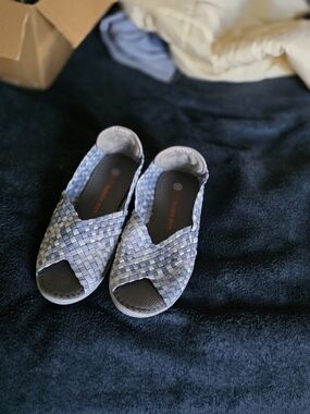 bernie mev. Women's Light Blue Woven Slip-On Flats